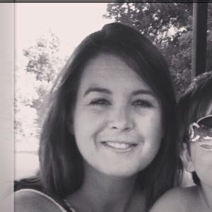 Meet your Posher, Leeann